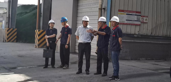 集團(tuán)公司黨委委員、股份公司黨委書(shū)記、總經(jīng)理蔣培進(jìn)到建材公司調(diào)...